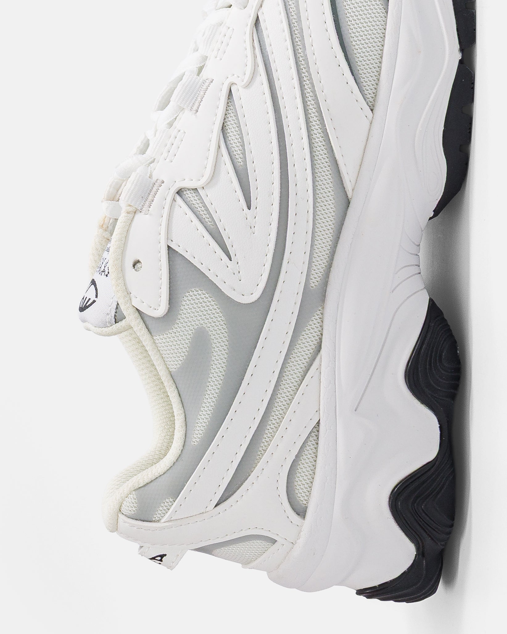 moea-dragonfly-full-white-corn-sneaker image 4