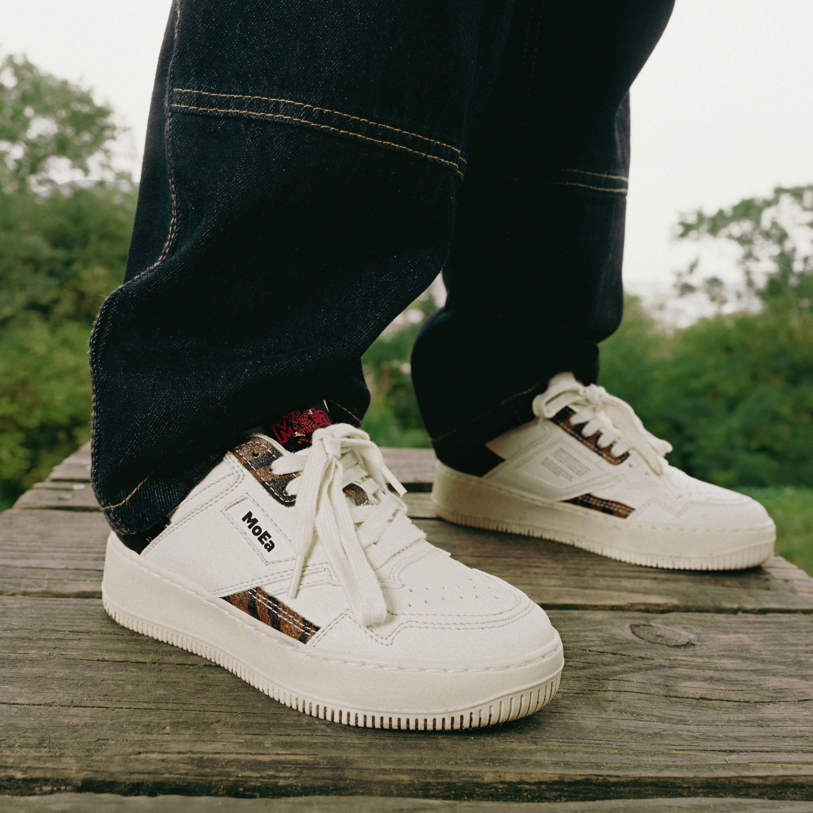 moea-gen1-white-tiger-kids-sneaker-wwf-x-moea image 6