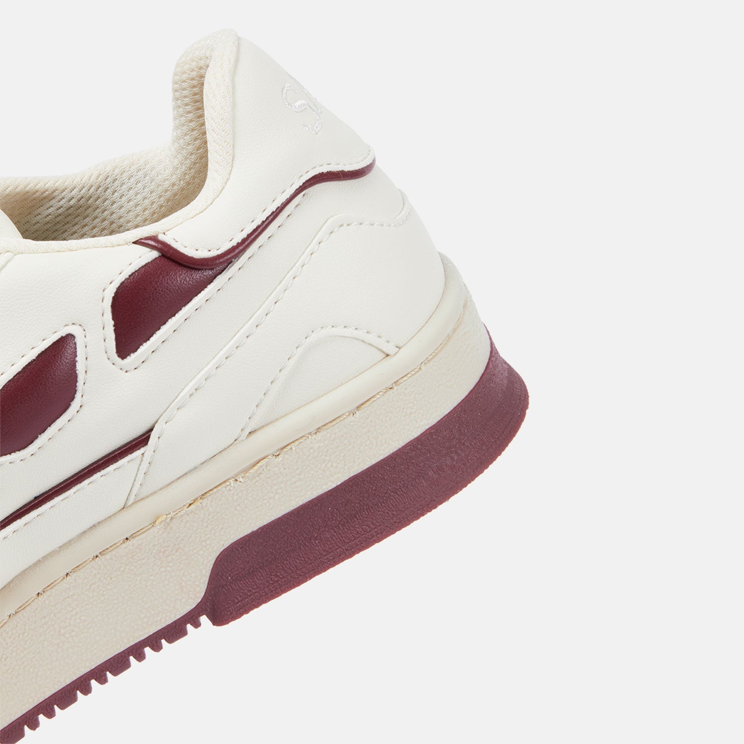 saye-m92-bold-garnet-vegane-chunky-retro-sneaker image 6