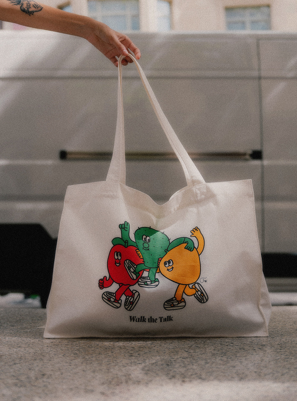 saye-x-tiago-walk-the-talk-tote-bag-bio-baumwolle image 5