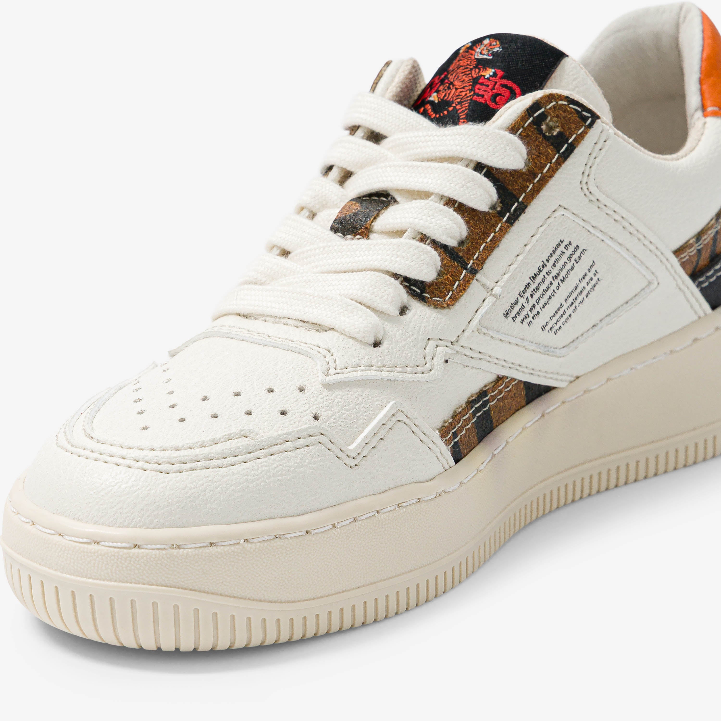 moea-gen1-white-tiger-kids-sneaker-wwf-x-moea image 4