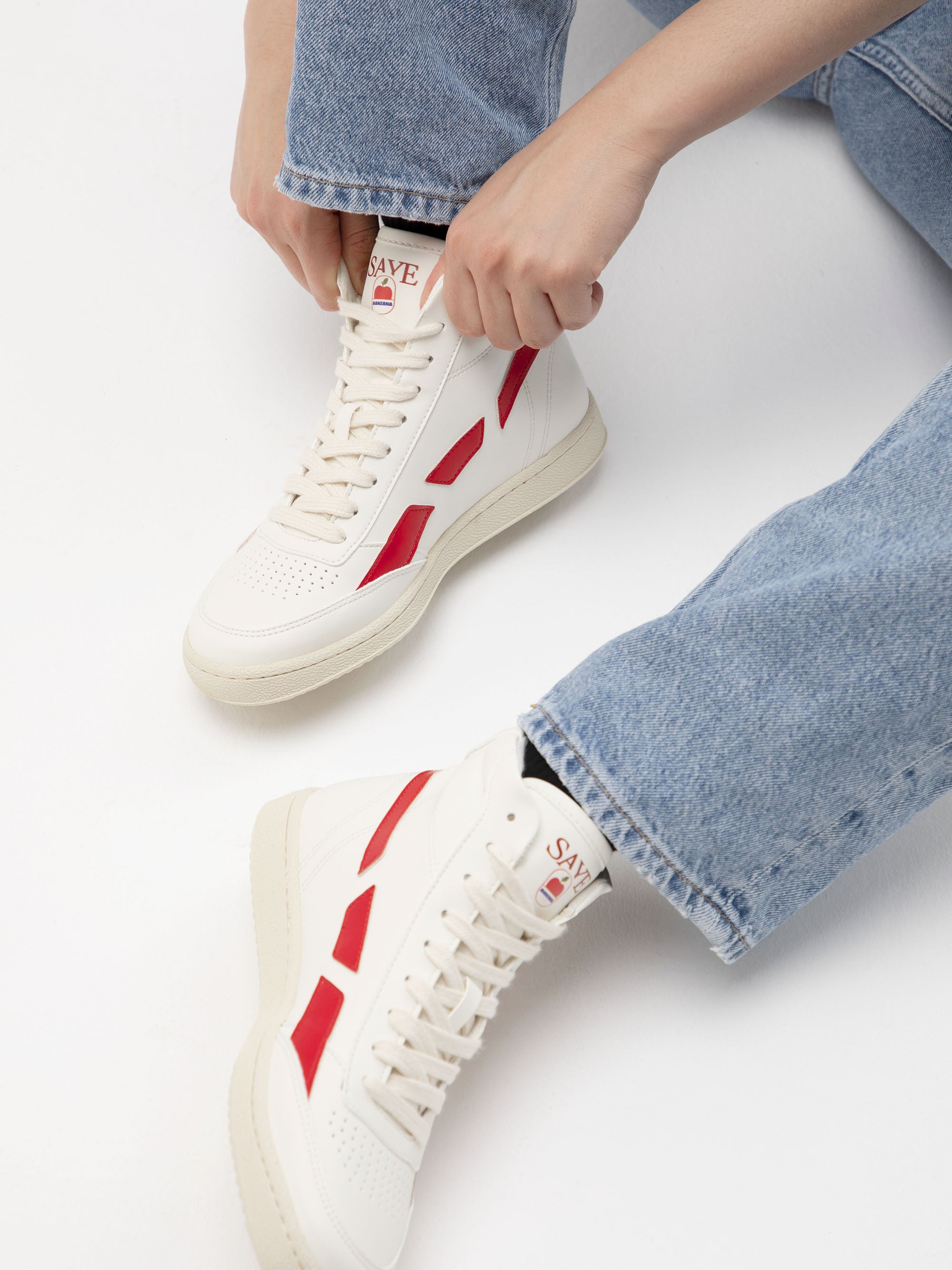 saye-m89-high-apple-sneaker-scarlet-vegan image 7