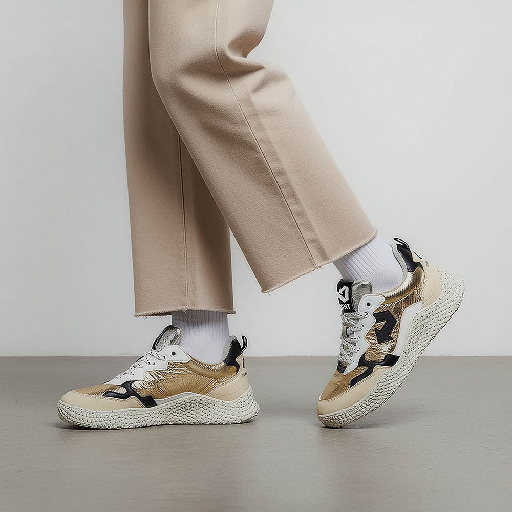 id-eight-hana-gold-vegan-sneaker-laminiert image 2