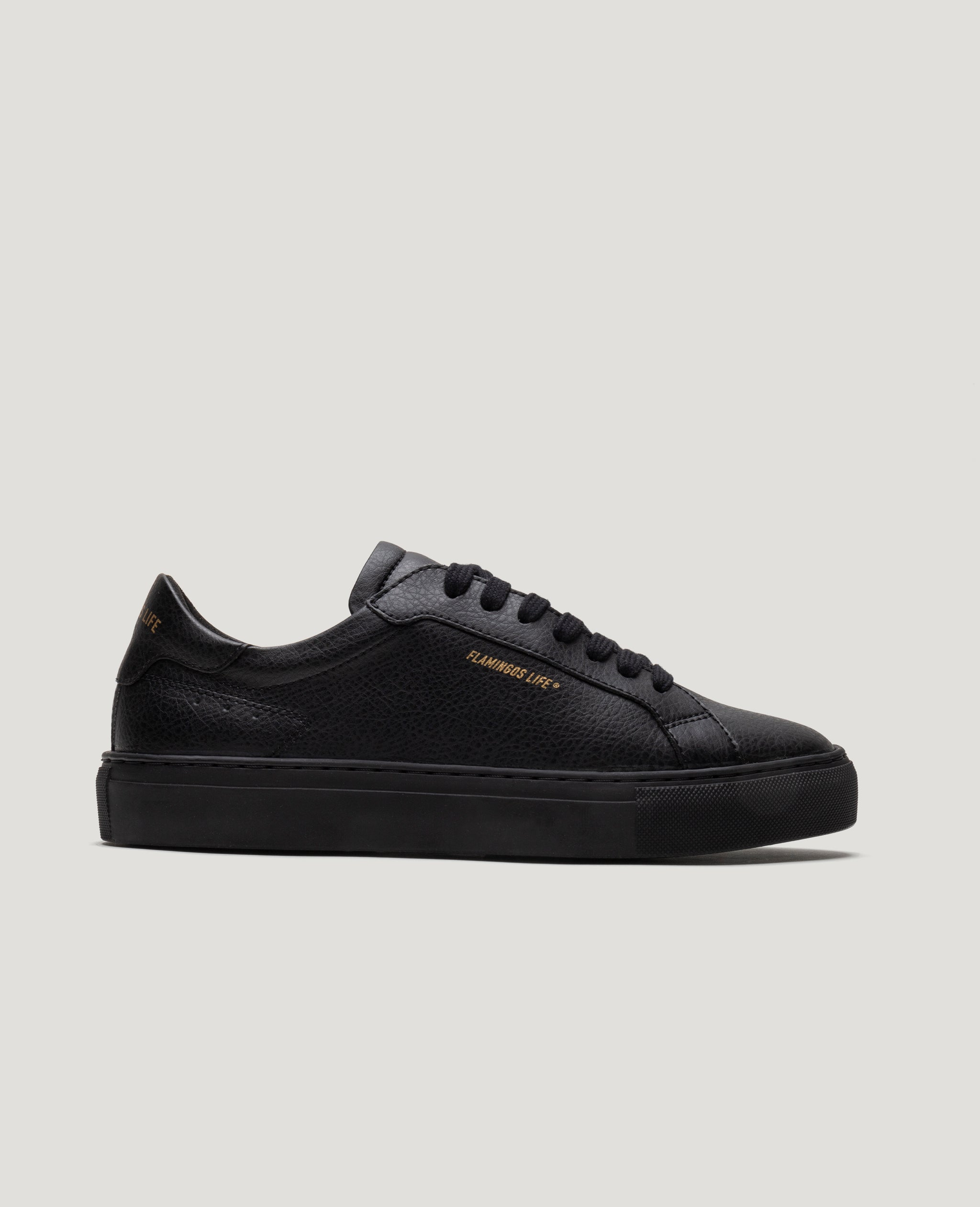 flamingos-life-hampton-court-triple-black-veganer-sneaker-schwarz image 1