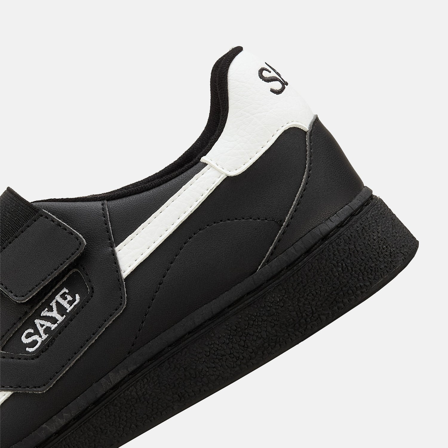 saye-m70-muse-sneaker-black-white image 5