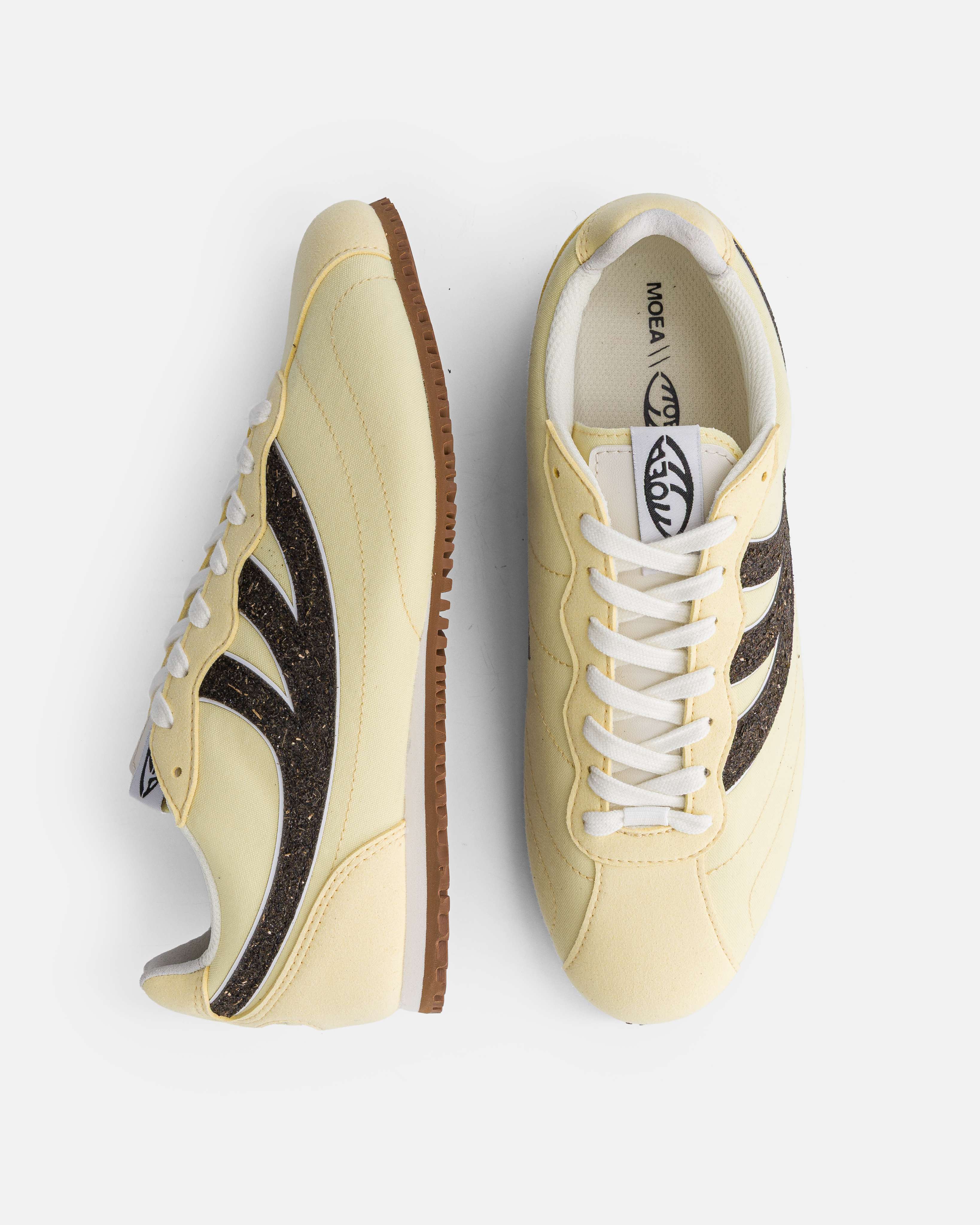 moea-rise-yellow-black-seaweed-vegane-sneaker image 2