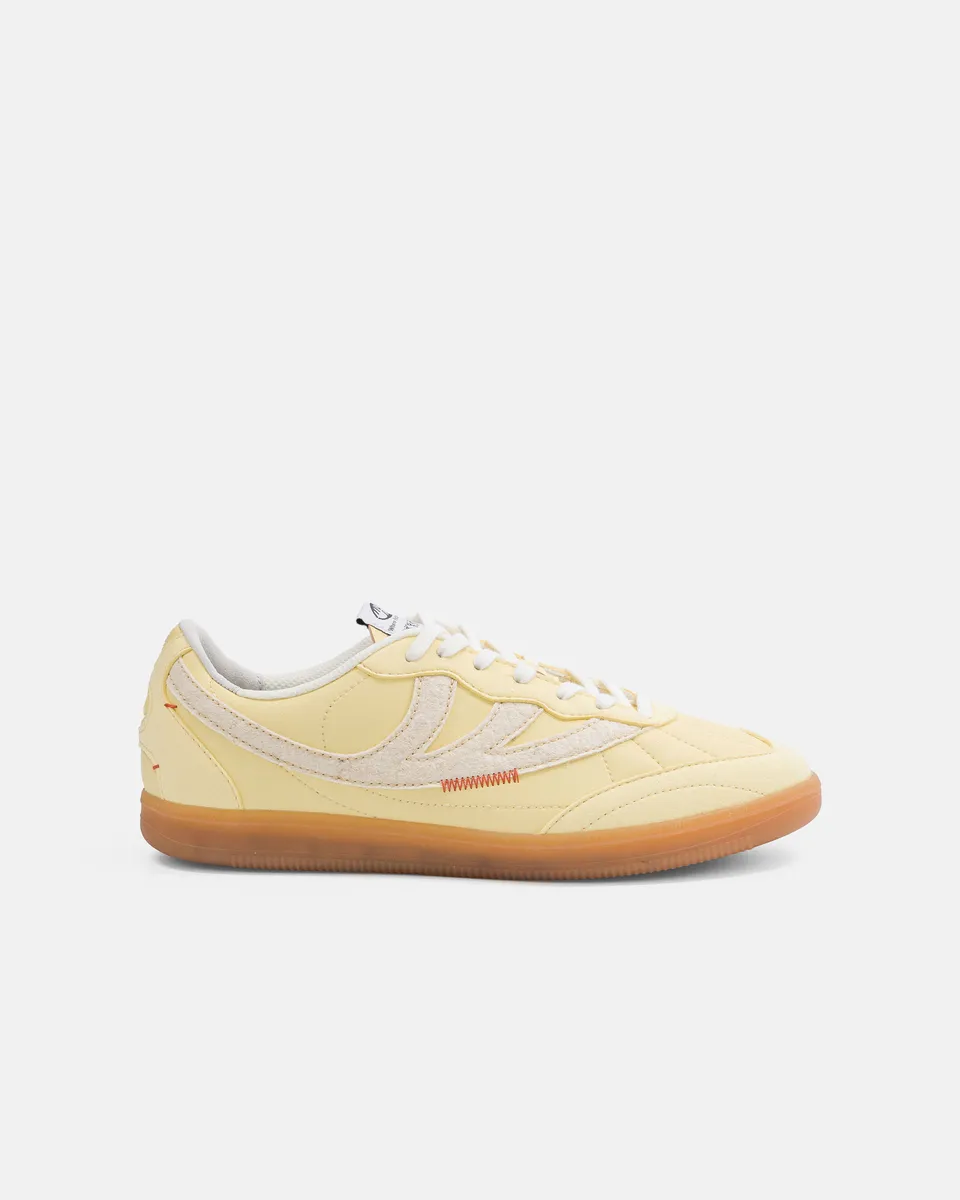 moea-flow-full-yellow-pineapple-veganer-sneaker image 1