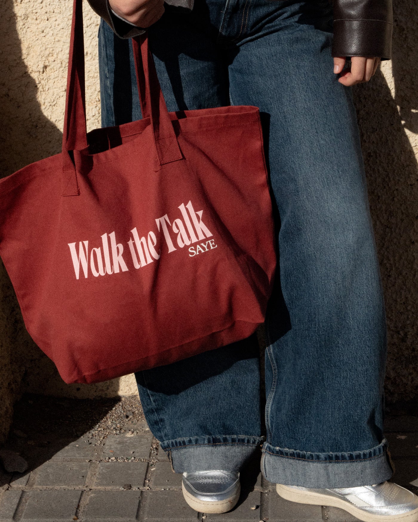 saye-walk-the-talk-totebag image 7