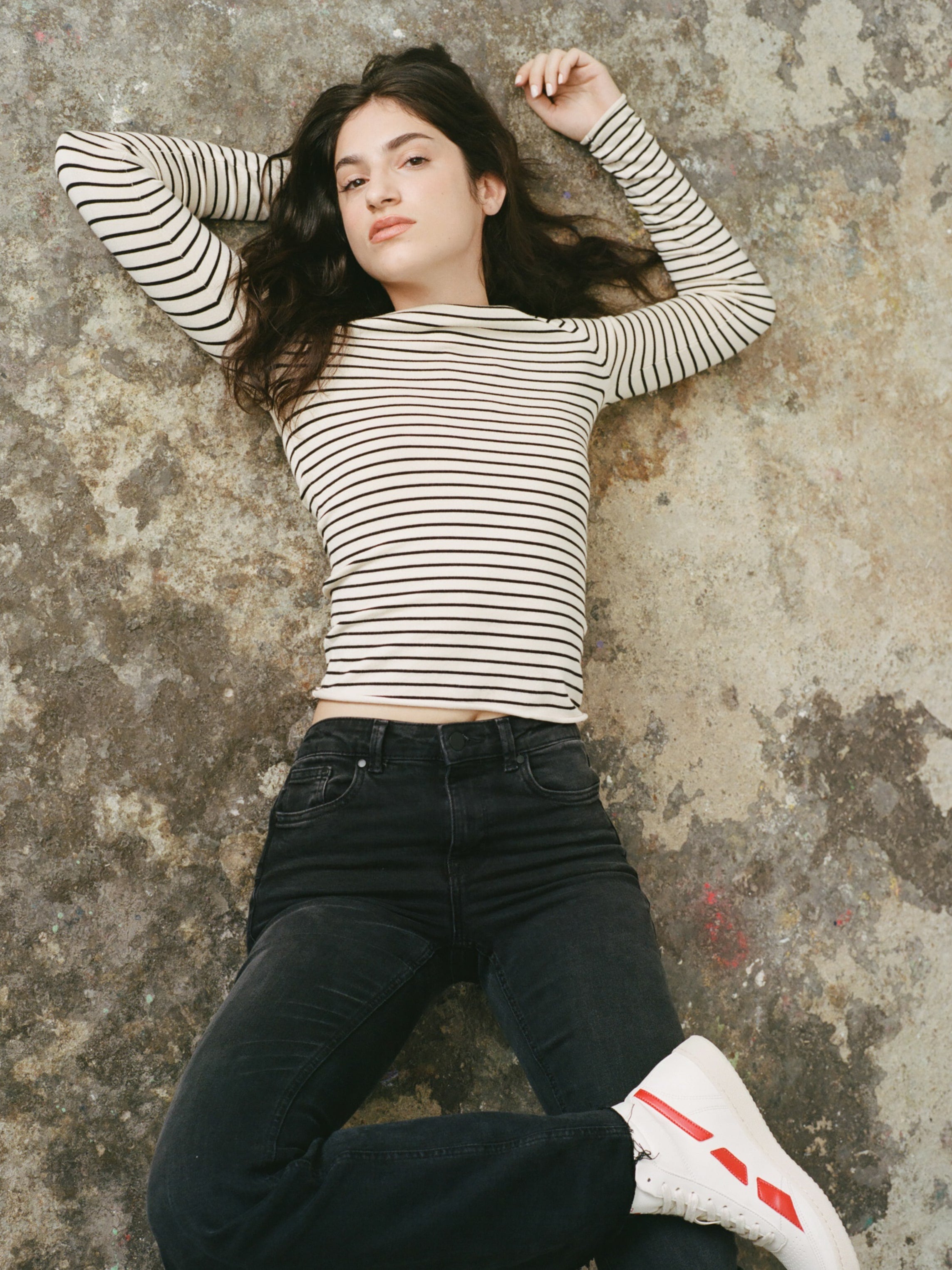 saye-m89-high-apple-sneaker-scarlet-vegan image 8