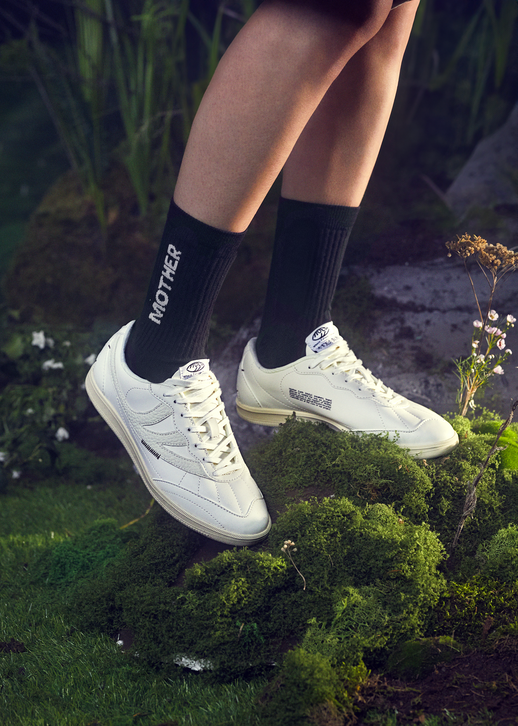 moea-socks-mother-earth-socken-black image 4