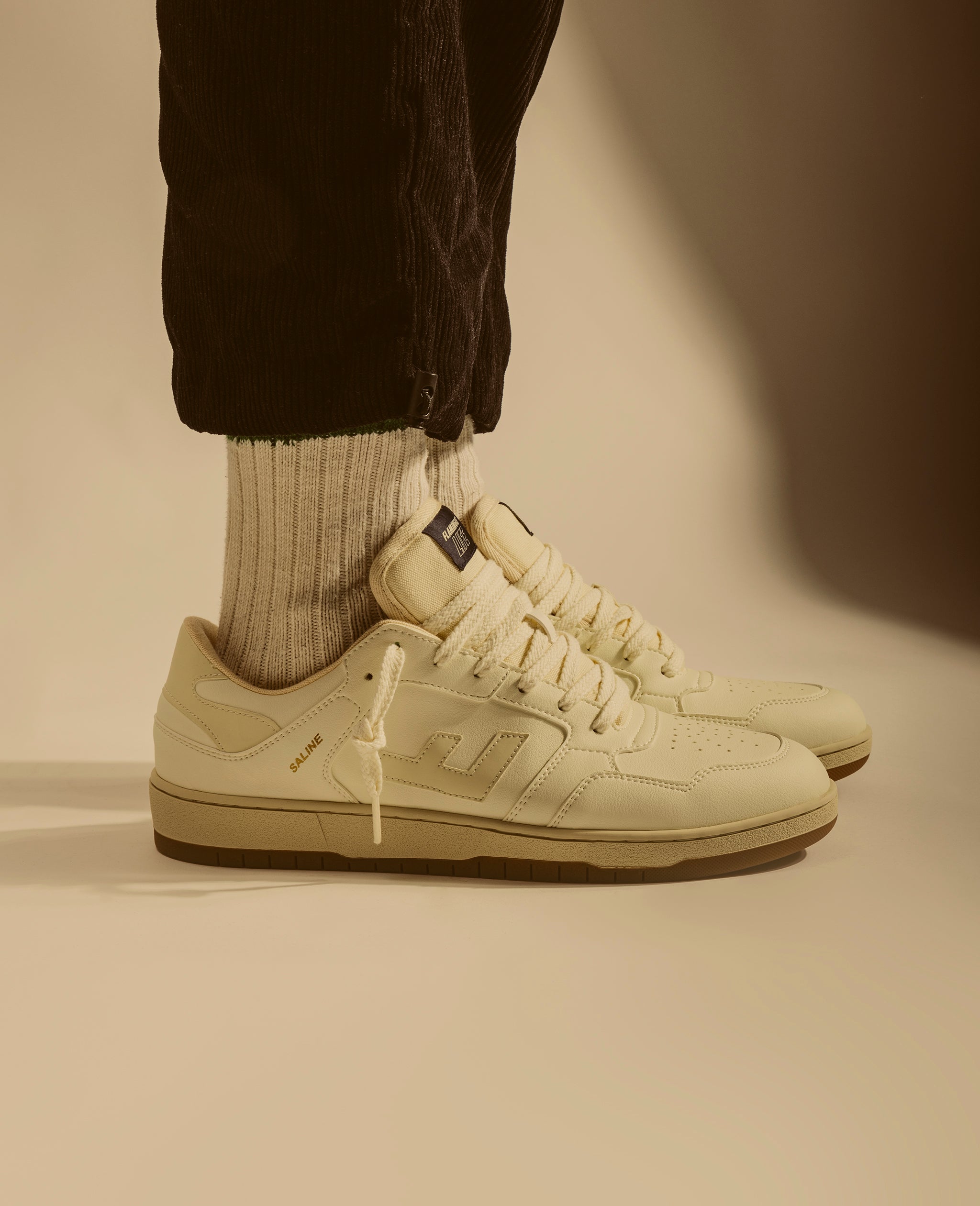 flamingos-life-saline-white-caramel-veganer-low-top-sneaker image 5