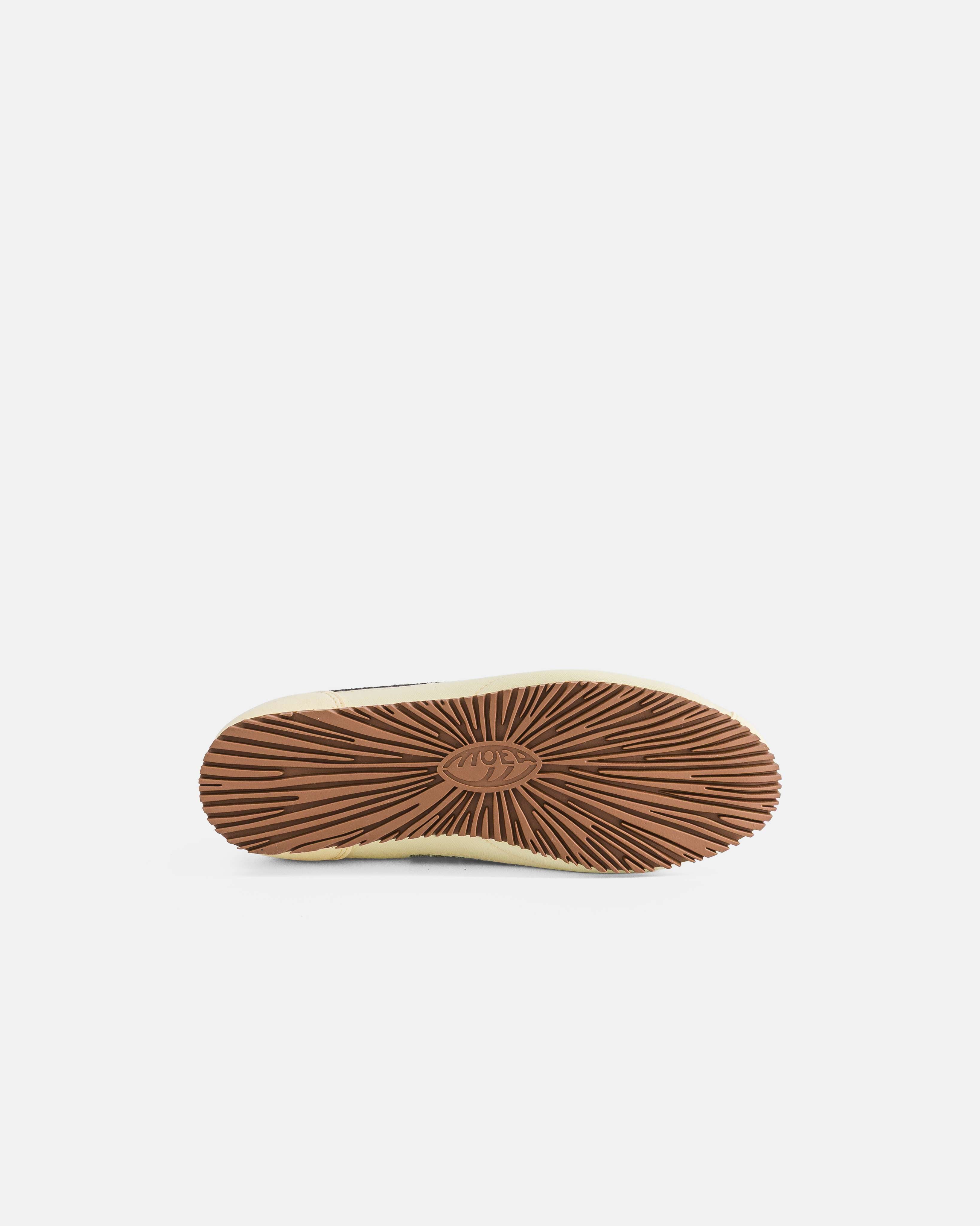 moea-rise-yellow-black-seaweed-vegane-sneaker image 3