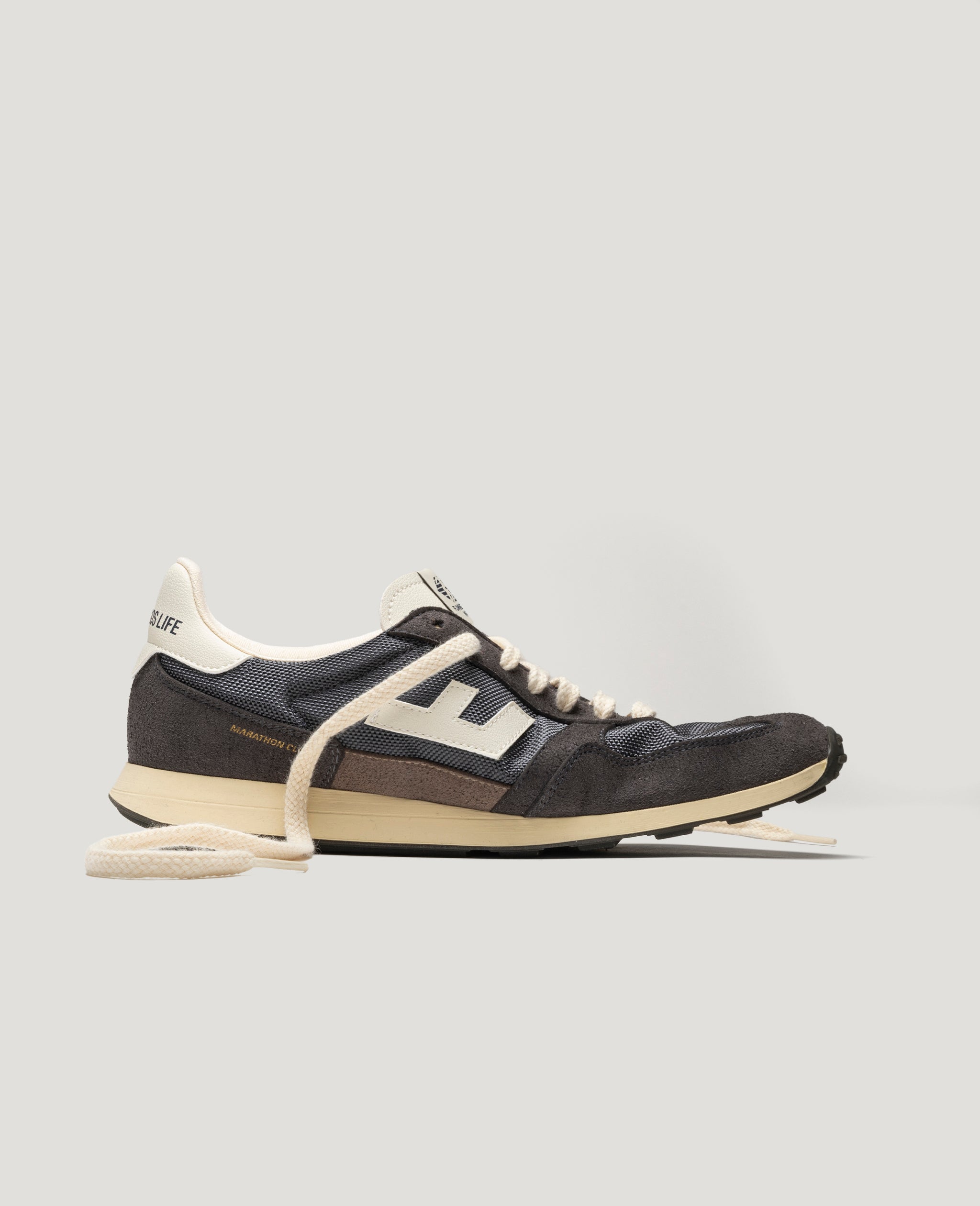 flamingos-life-marathon-club-anthracite-vegane-sneaker image 1