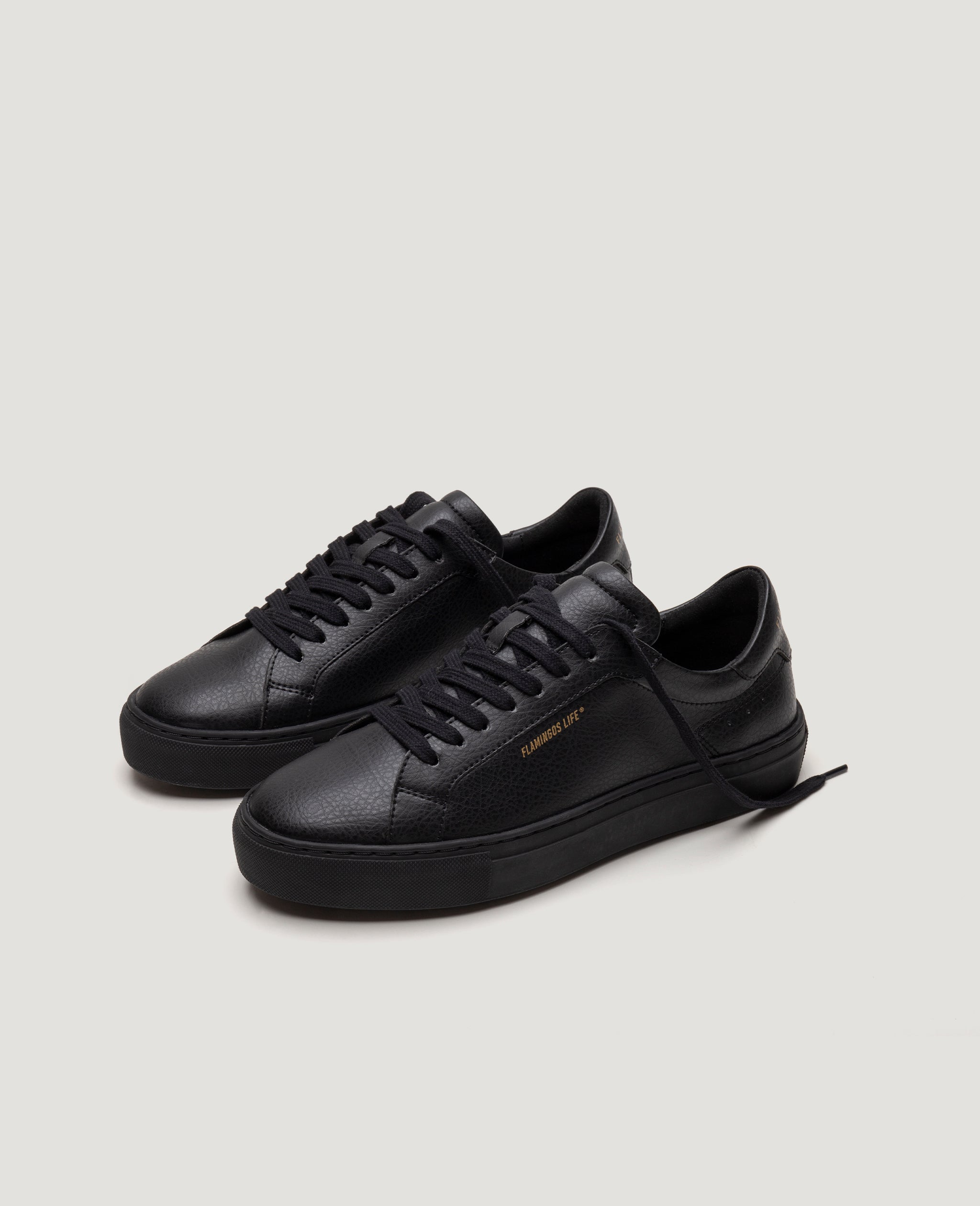 flamingos-life-hampton-court-triple-black-veganer-sneaker-schwarz image 2