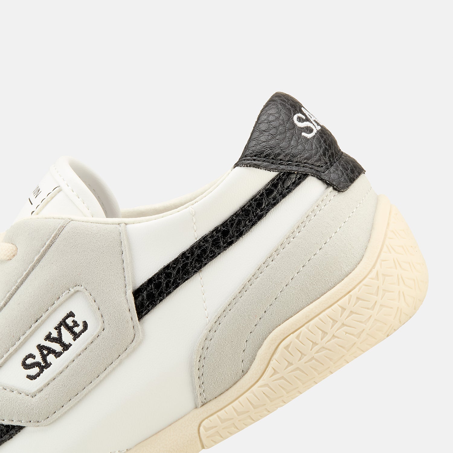 saye-m26-dawn-vegane-sneaker-wei-schwarz-lignify image 5