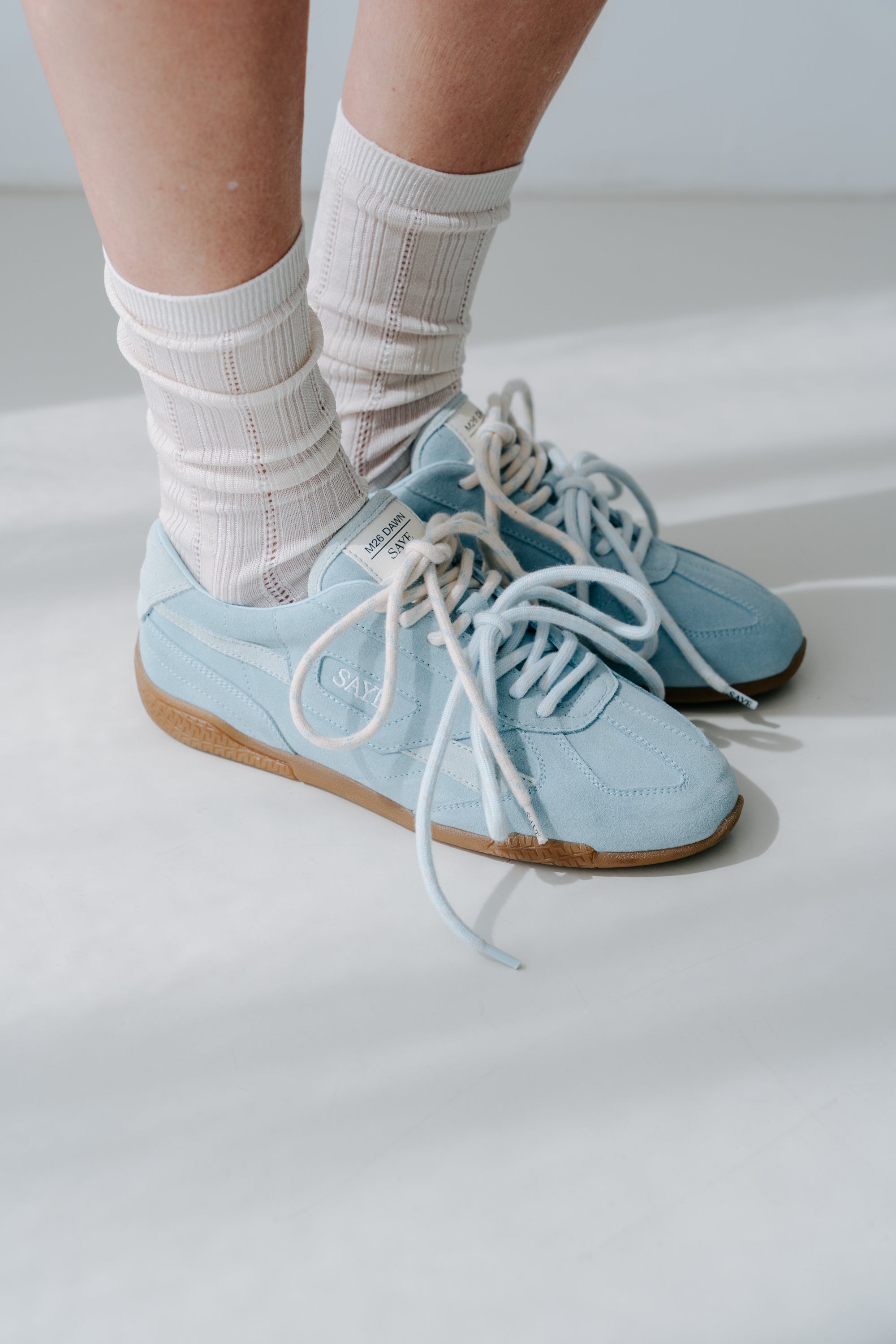 saye-m26-dawn-sky-sneaker-aus-suede image 3